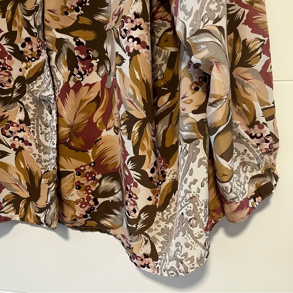 HER | Vintage Floral Button Up Shirt - Picture 5 of 15